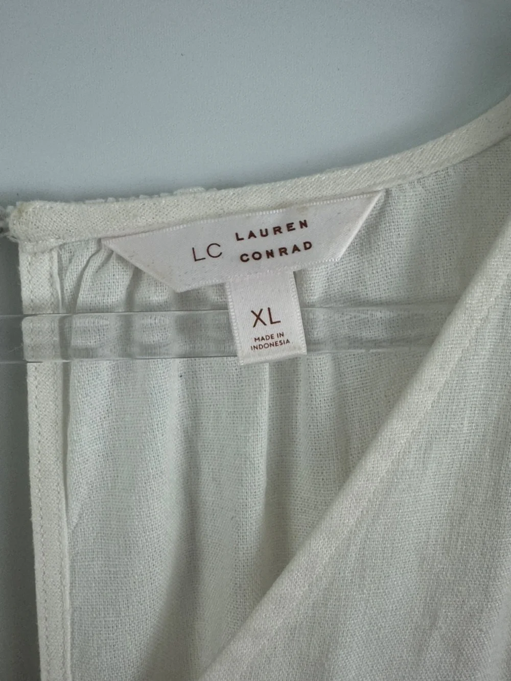 LC Lauren Conrad Cream Linen Blend Puff Sleeve Blouse XL V-Neck Cottagecore Top - Picture 3 of 7